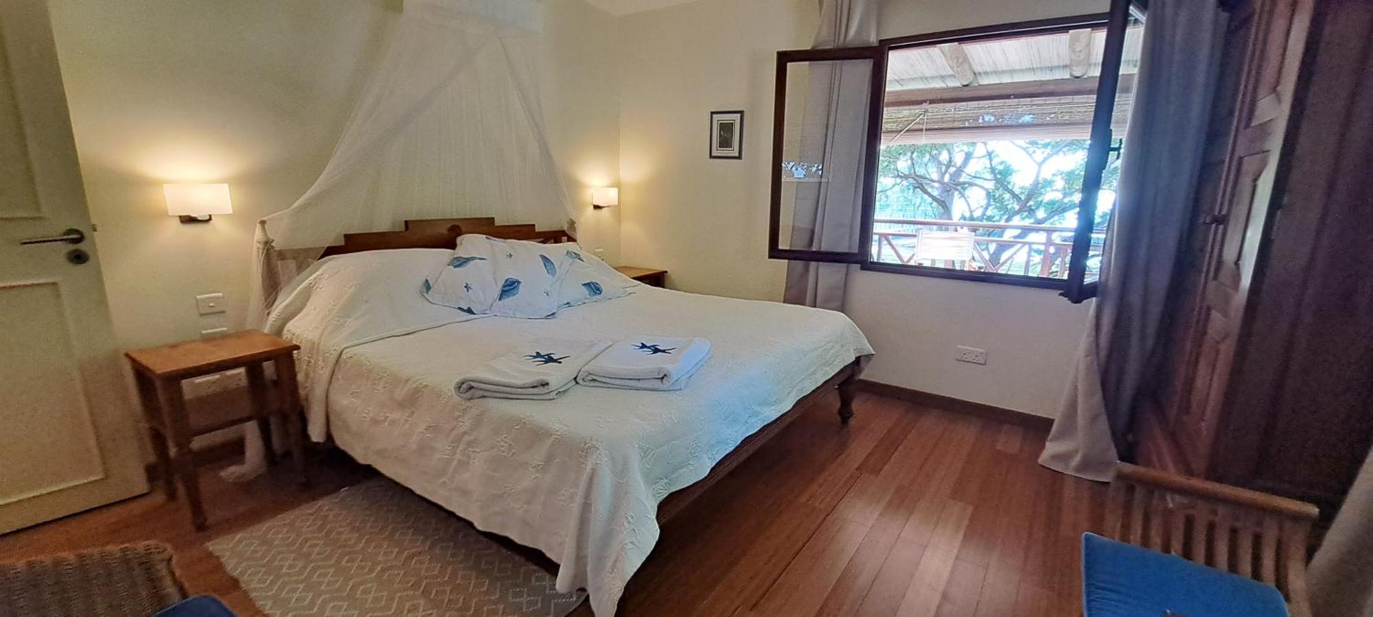 Clair De Lune - Private 2 Bedrooms Beachfront Villa Trou d'Eau Douce Exterior photo
