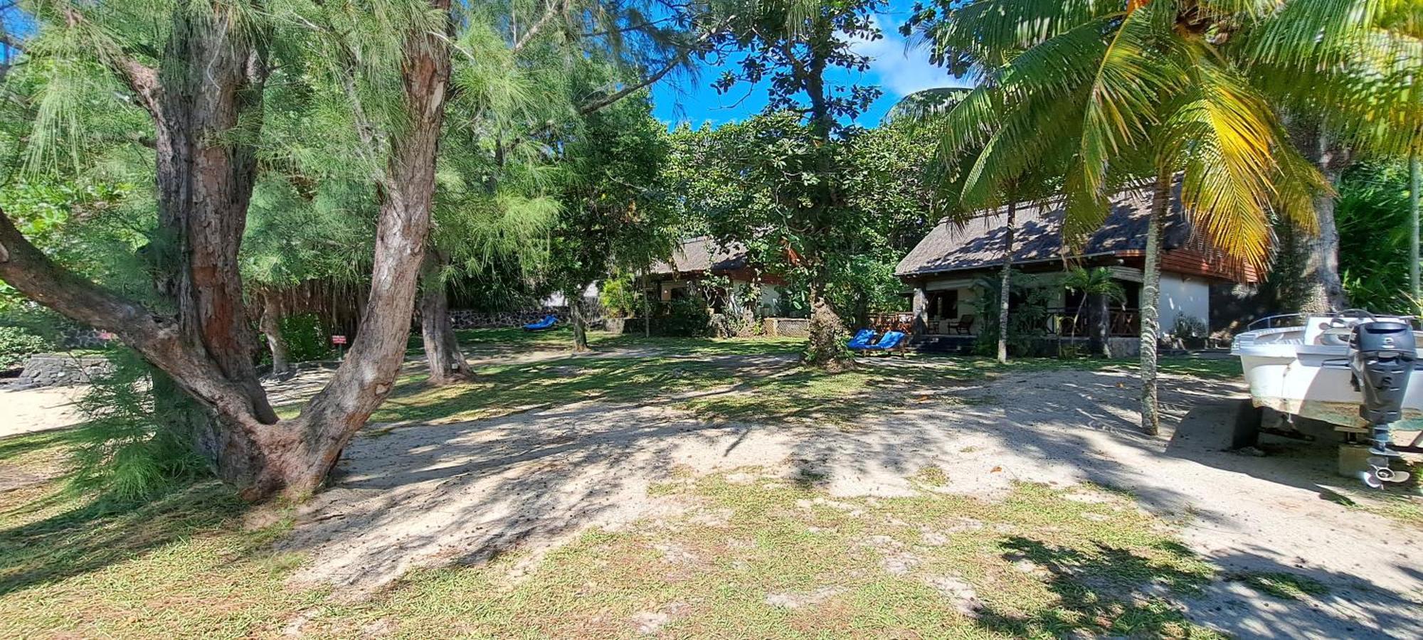 Clair De Lune - Private 2 Bedrooms Beachfront Villa Trou d'Eau Douce Exterior photo