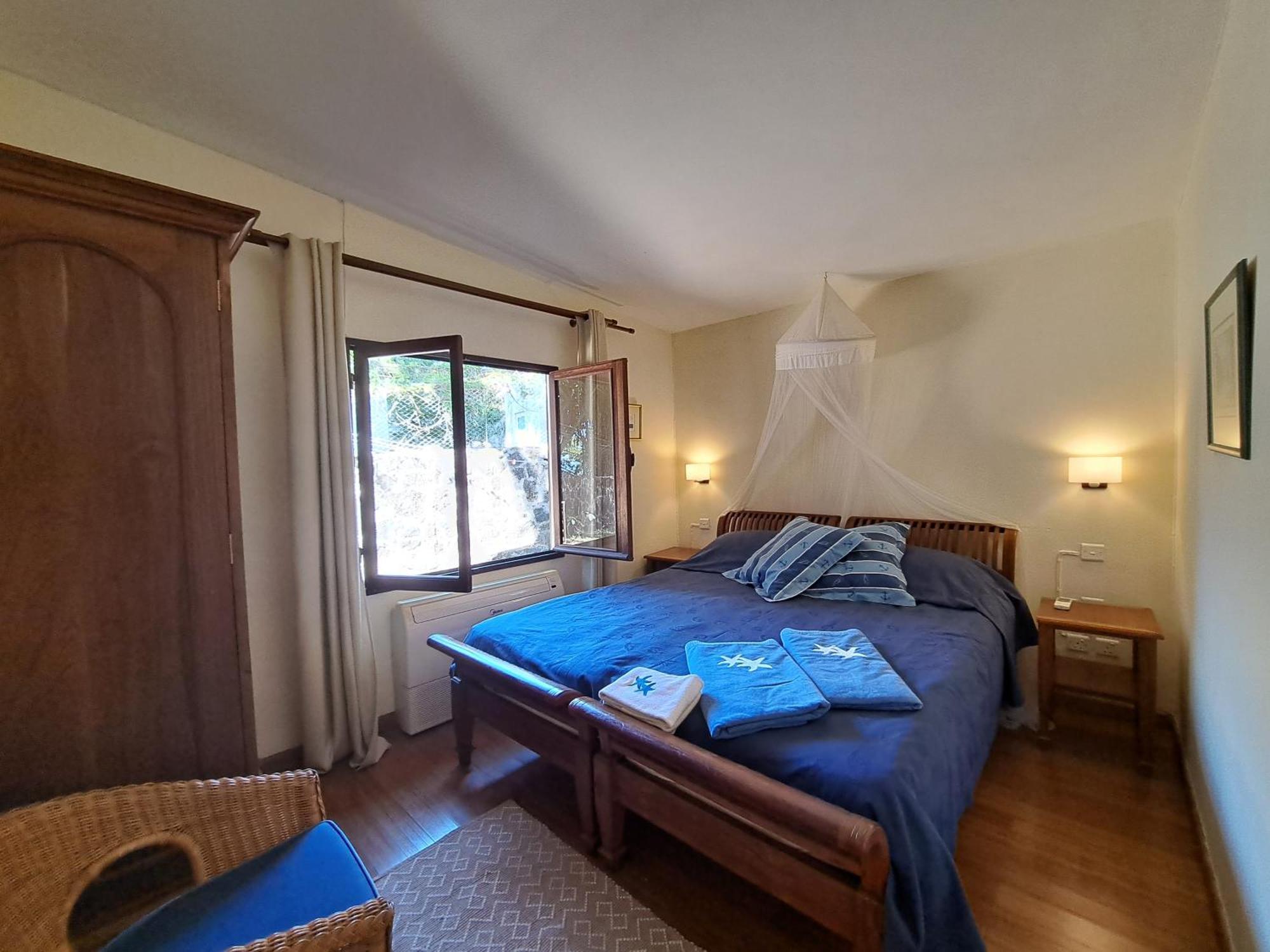 Clair De Lune - Private 2 Bedrooms Beachfront Villa Trou d'Eau Douce Exterior photo