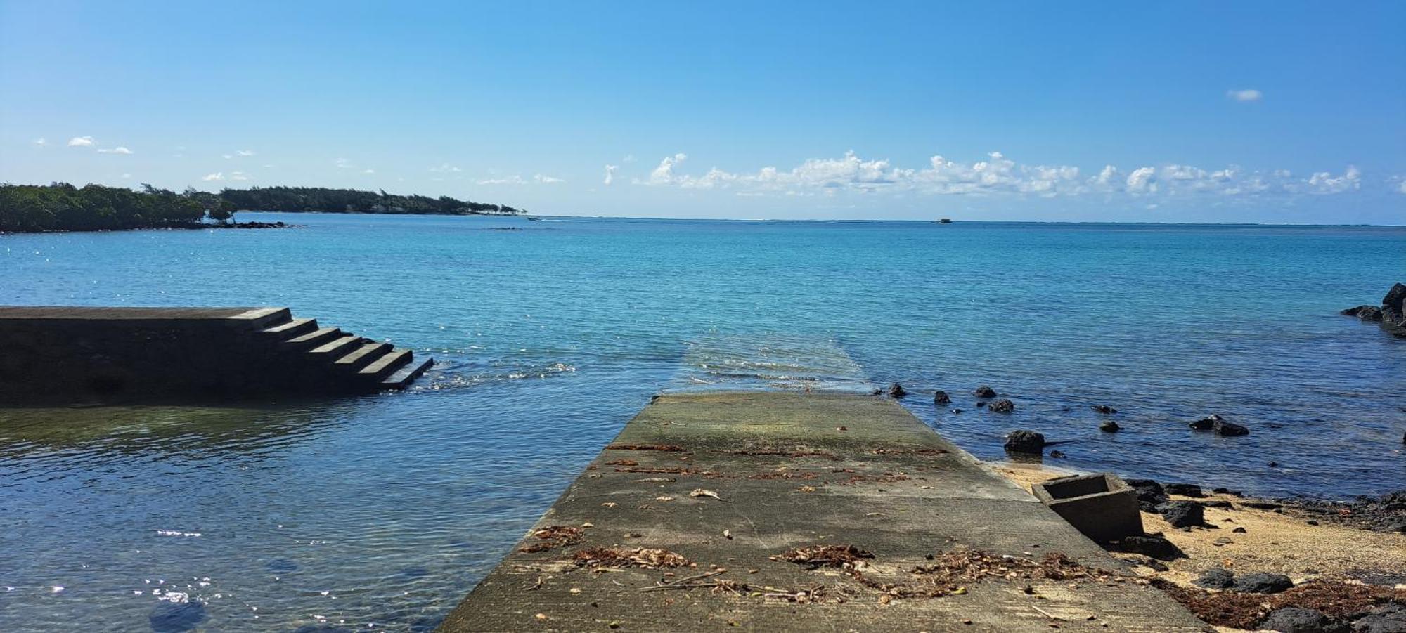 Clair De Lune - Private 2 Bedrooms Beachfront Villa Trou d'Eau Douce Exterior photo